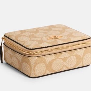 🎁🆕NWT COACH Gold/Light Khaki Chalk Large Jewelry Box/Case 🎅 🎄 🎁 🎁 🎁